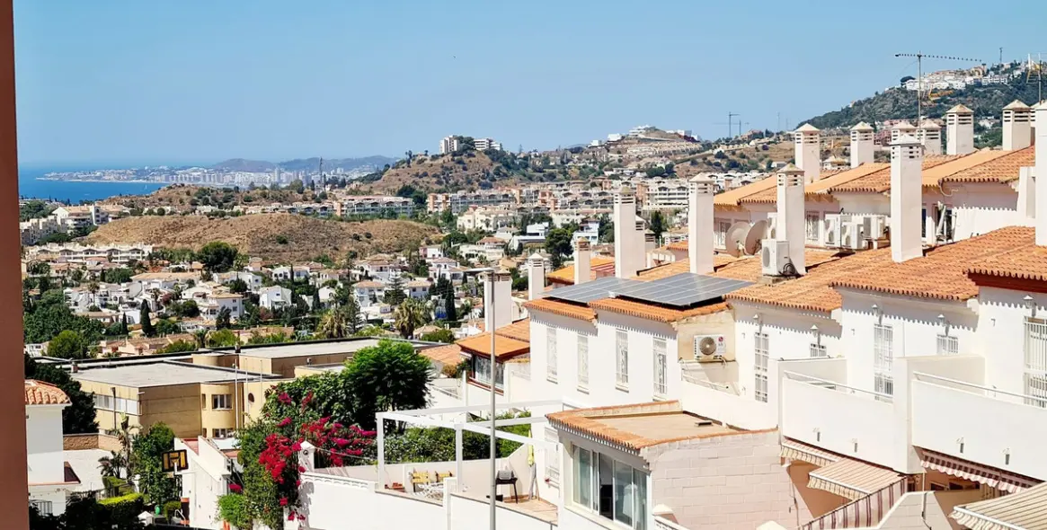 Долгосрочная аренда апартаментов на среднем этаже в Benalmadena 2