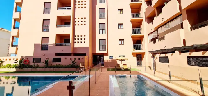 Долгосрочная аренда апартаментов на среднем этаже в Benalmadena 2