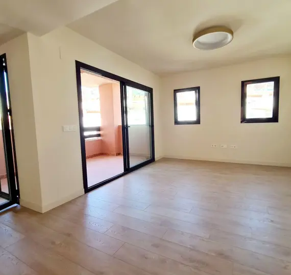 Долгосрочная аренда апартаментов на среднем этаже в Benalmadena