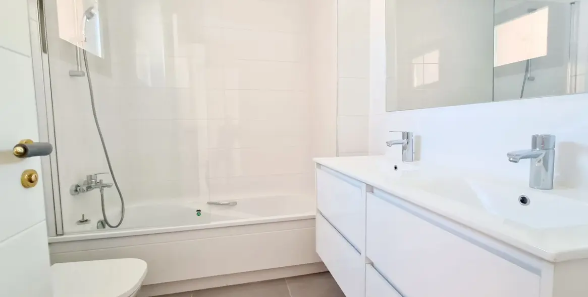 Долгосрочная аренда апартаментов на среднем этаже в Benalmadena 10