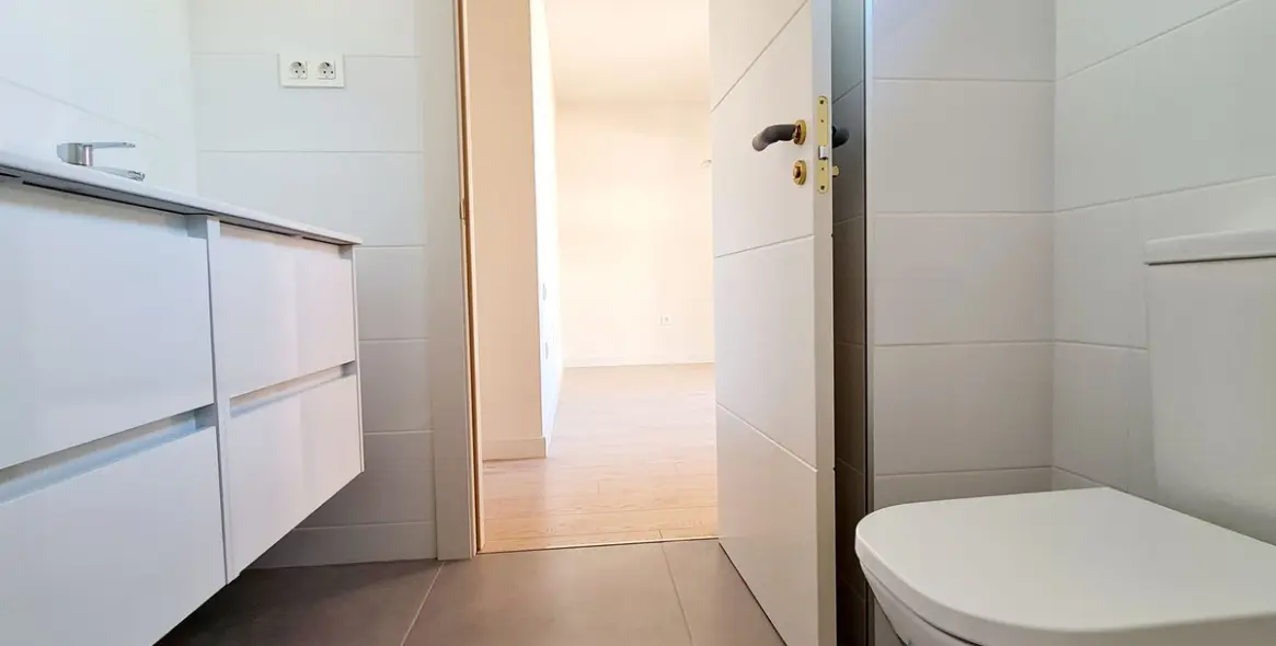 Долгосрочная аренда апартаментов на среднем этаже в Benalmadena 11