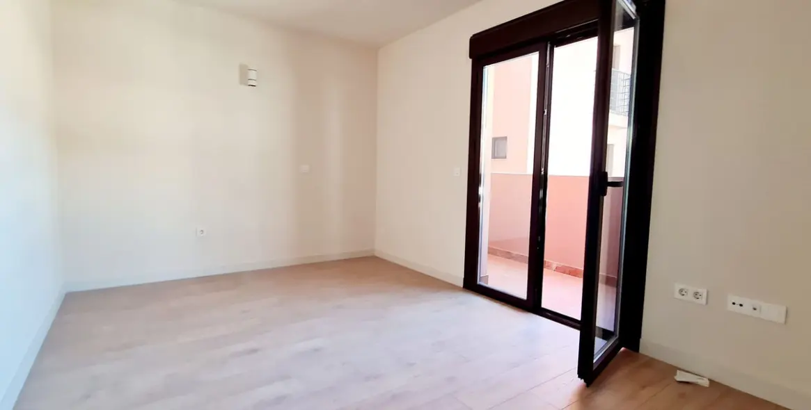 Долгосрочная аренда апартаментов на среднем этаже в Benalmadena 13