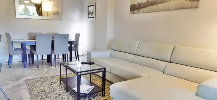 Alquiler a largo plazo de apartamento en planta baja en Nueva Andalucía 1