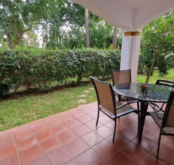 Alquiler a largo plazo de apartamento en planta baja en Nueva Andalucía