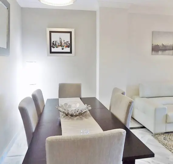 Alquiler a largo plazo de apartamento en planta baja en Nueva Andalucía