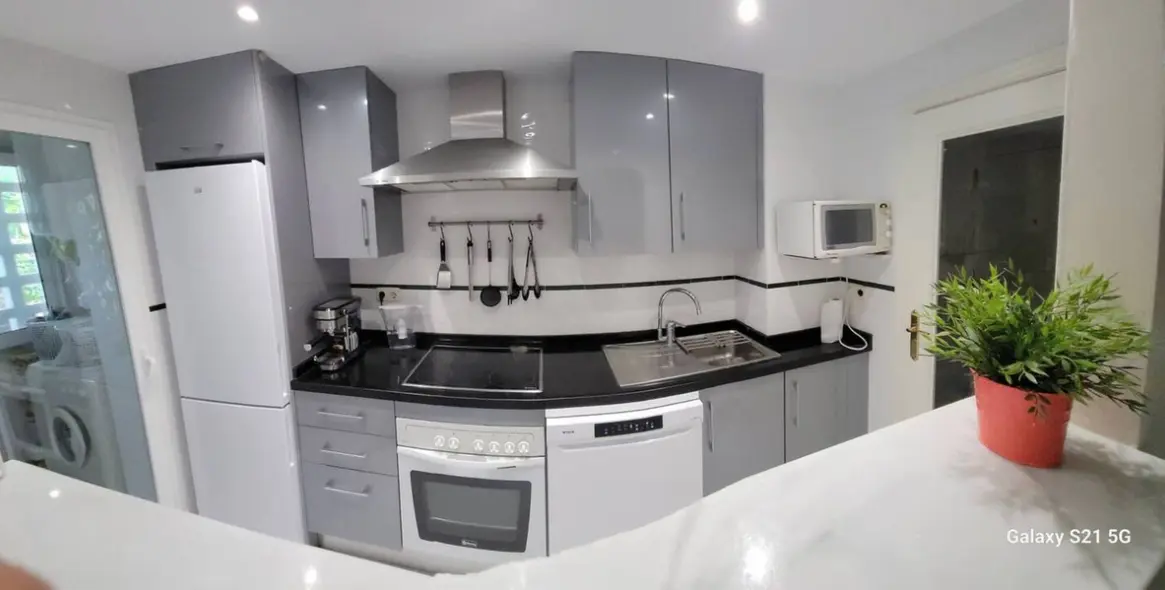 Long-term rent of ground floor apartment in Nueva Andalucía 6