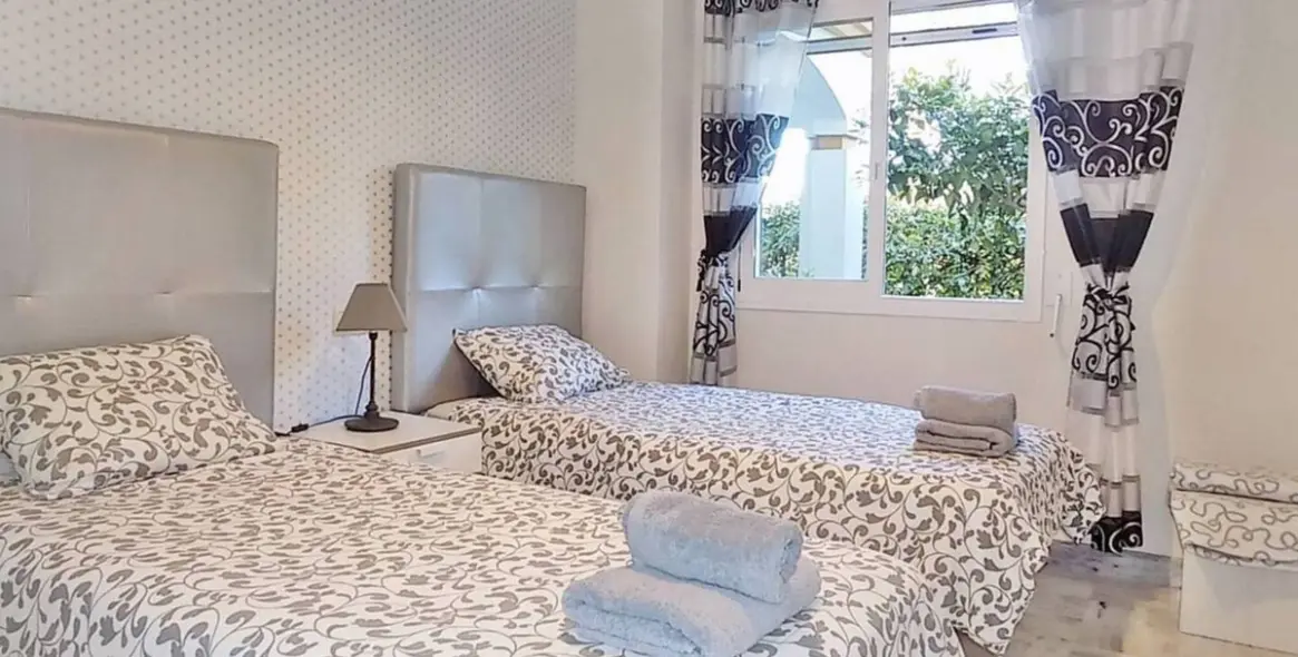 Long-term rent of ground floor apartment in Nueva Andalucía 10