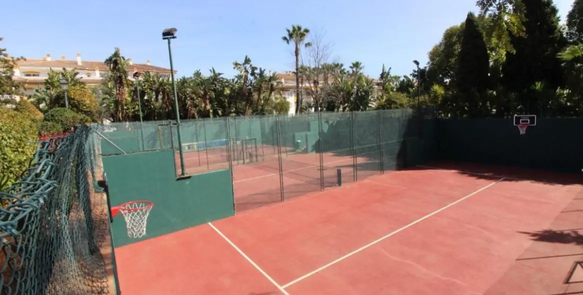 Long-term rent of ground floor apartment in Nueva Andalucía 16