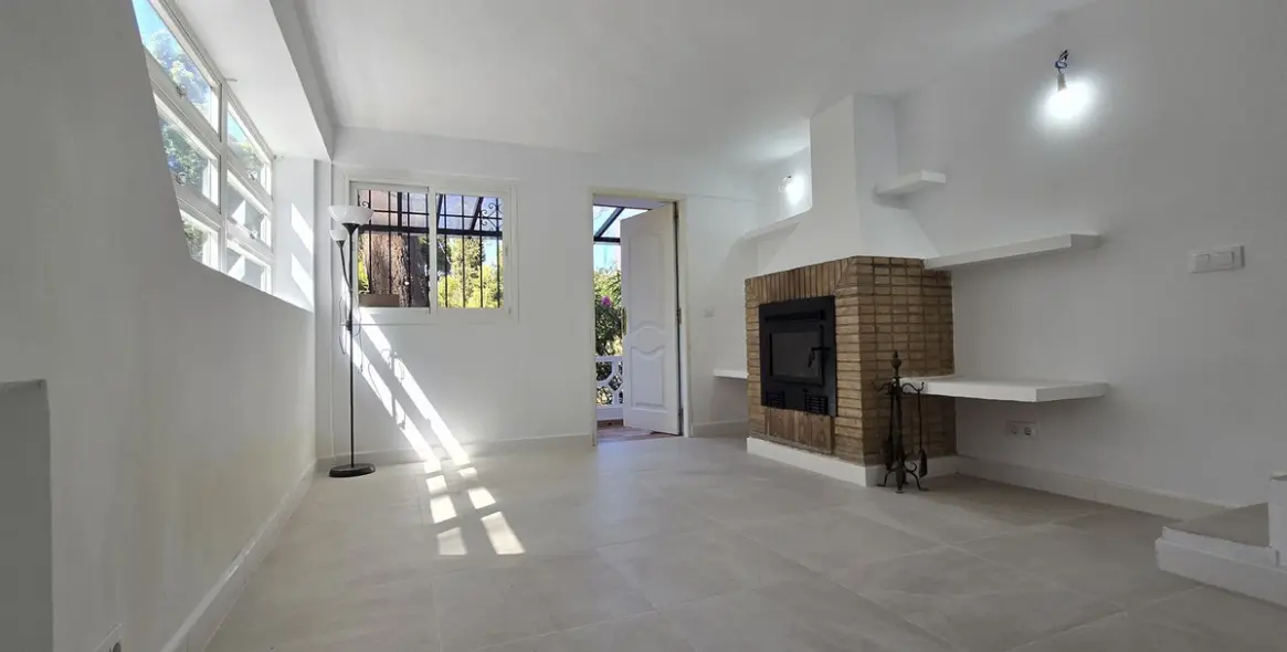 Долгосрочная аренда дома на две семьи в Elviria 2