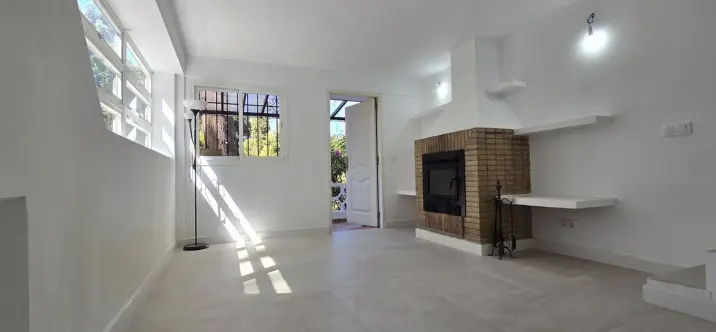 Долгосрочная аренда дома на две семьи в Elviria 1