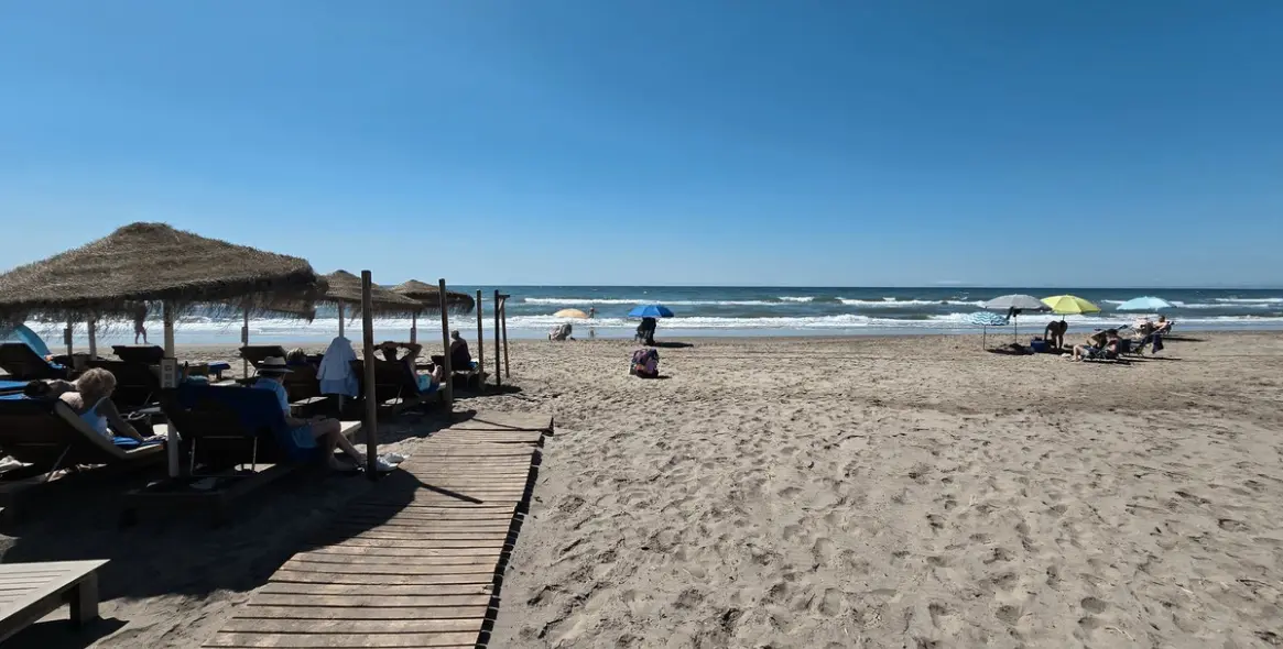 Долгосрочная аренда дома на две семьи в Elviria 4