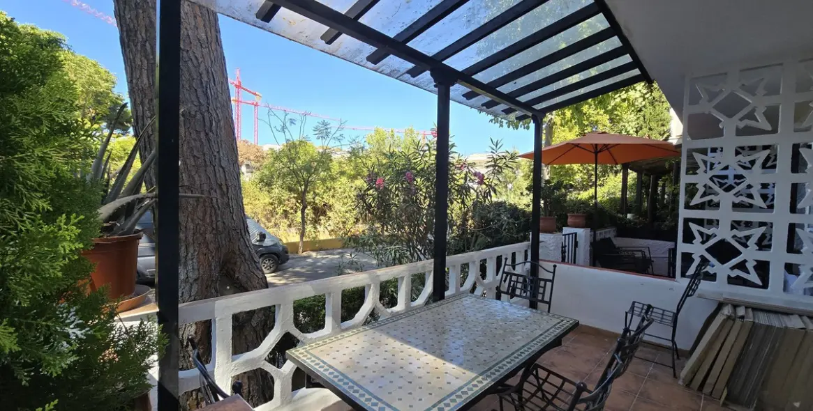 Долгосрочная аренда дома на две семьи в Elviria 11