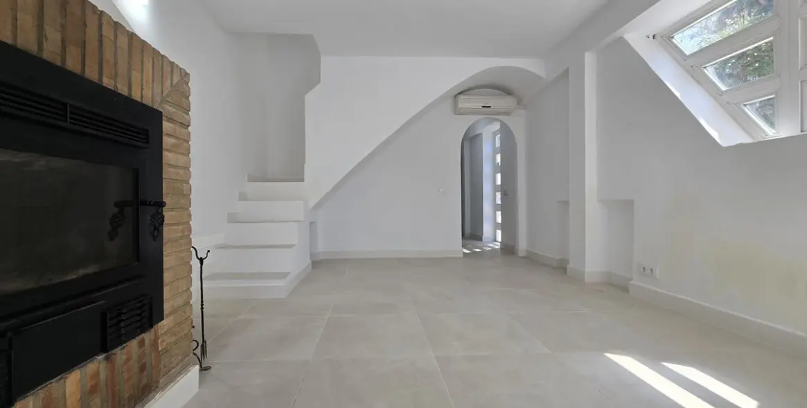 Долгосрочная аренда дома на две семьи в Elviria 12