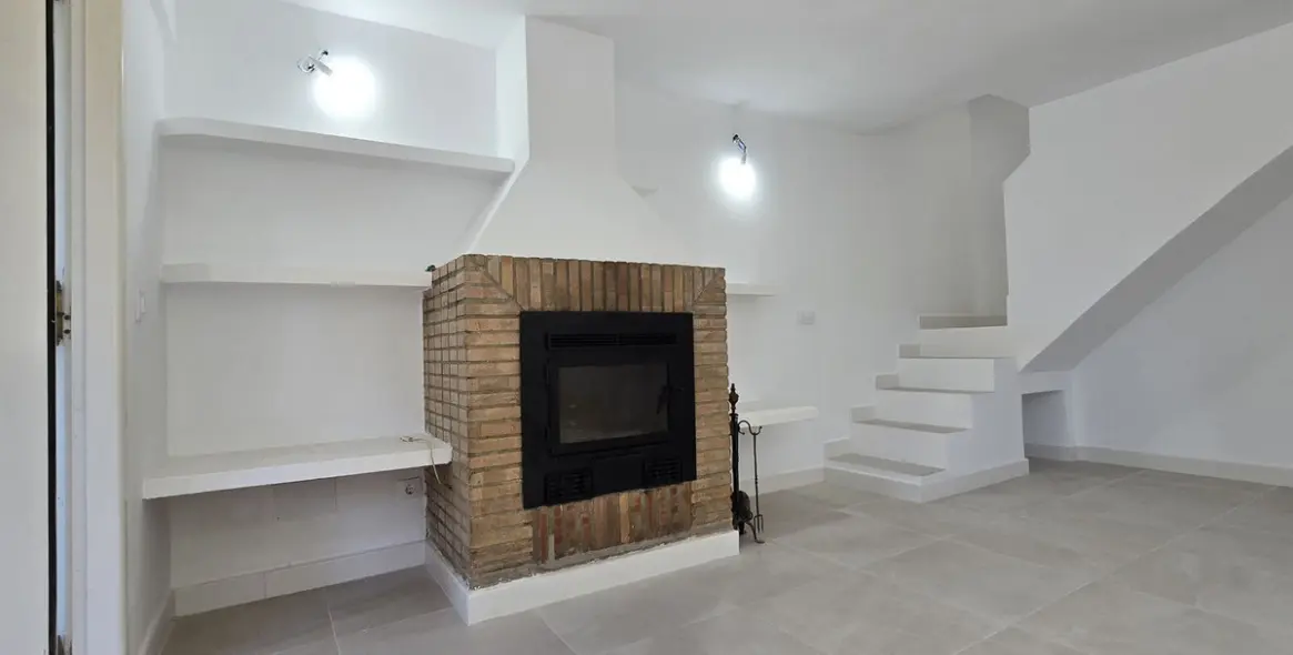 Долгосрочная аренда дома на две семьи в Elviria 13