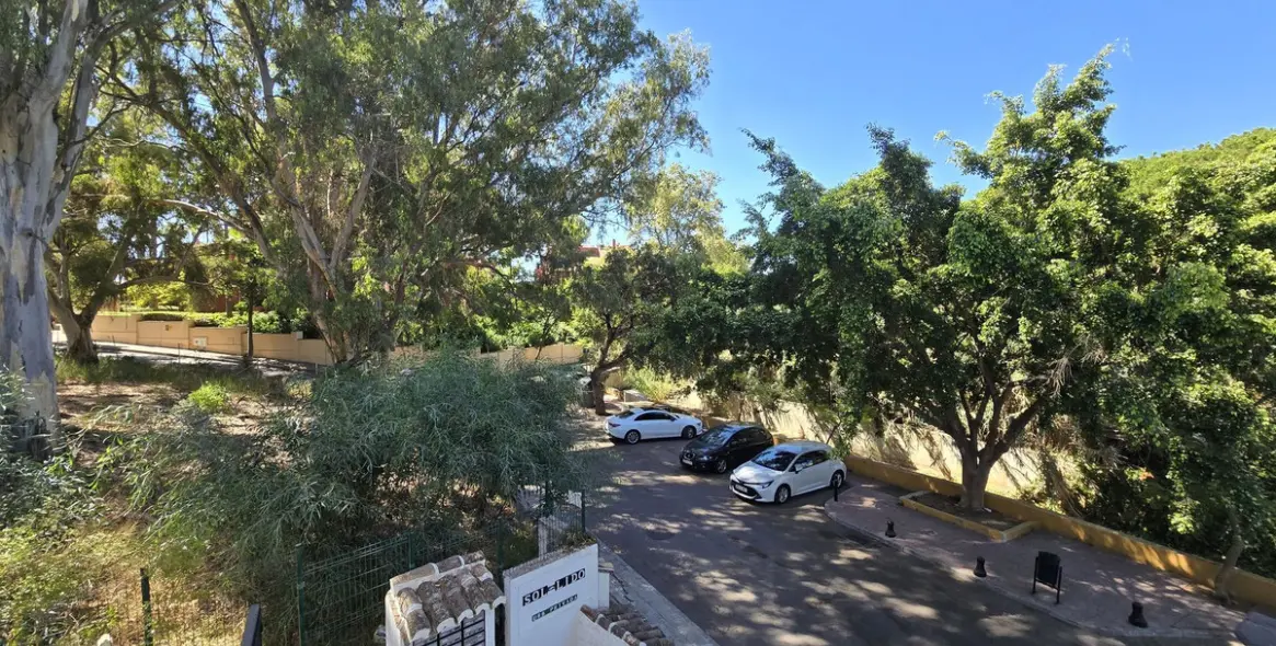 Долгосрочная аренда дома на две семьи в Elviria 18