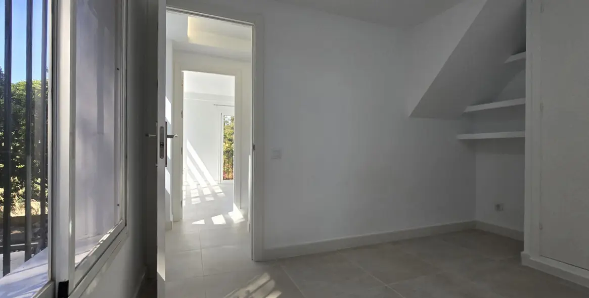 Alquiler a largo plazo de casa pareada en Elviria 24