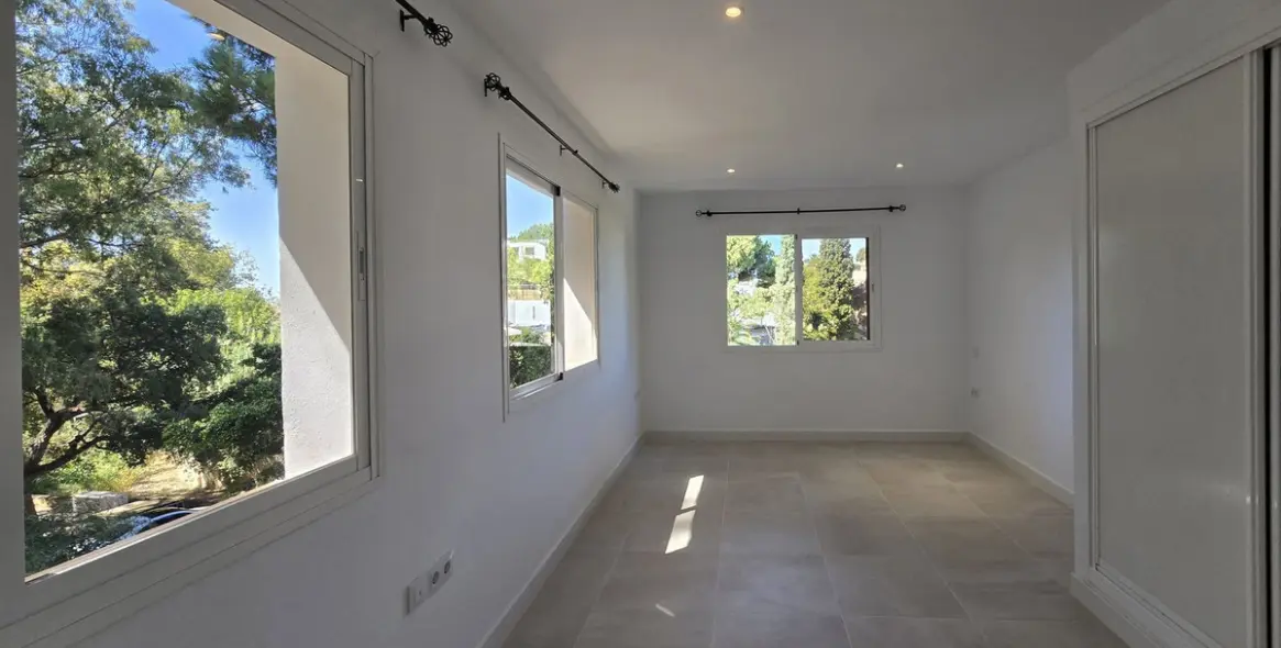 Alquiler a largo plazo de casa pareada en Elviria 29