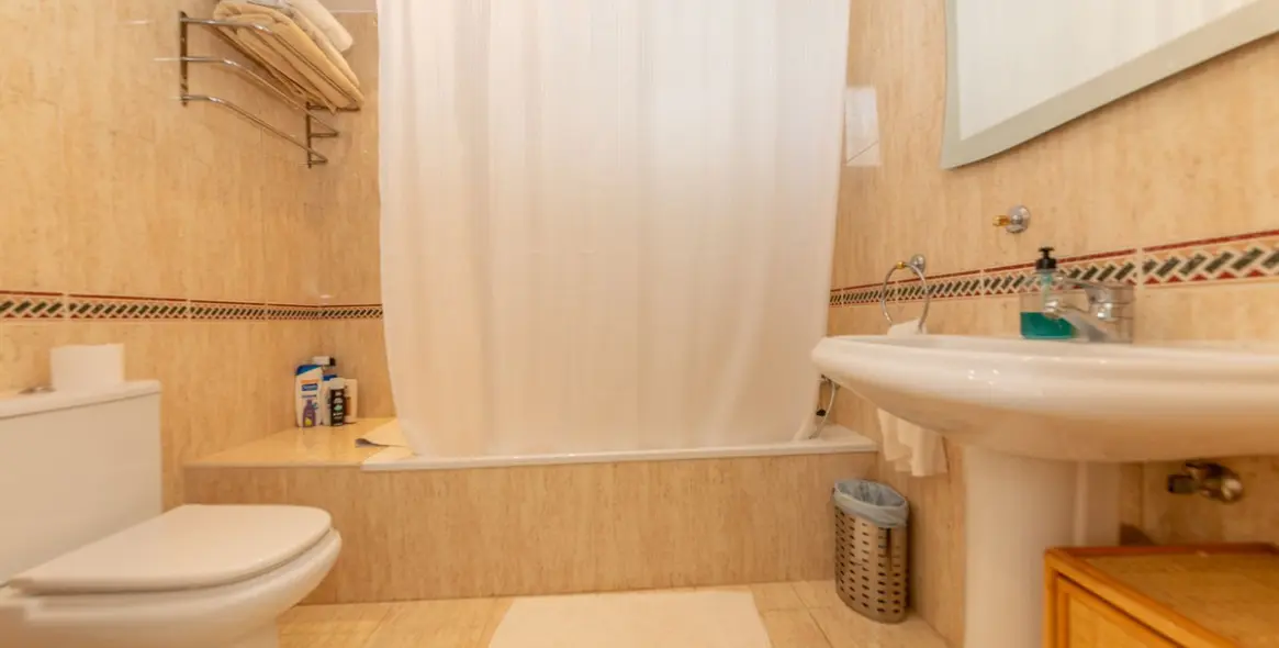 Long-term rent of ground floor apartment in Marbella 12