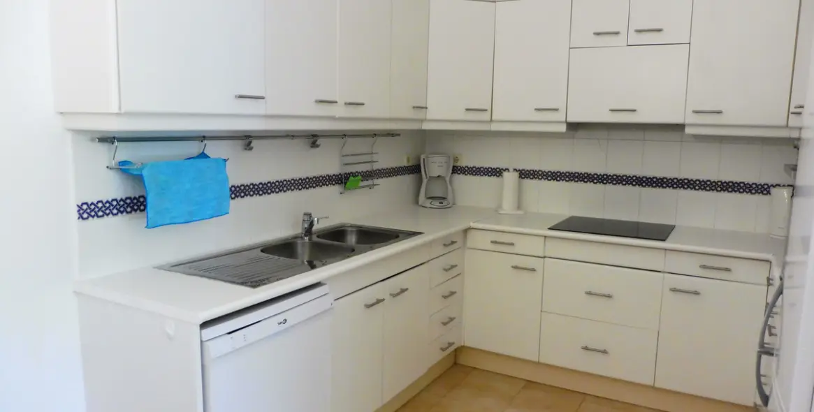 Долгосрочная аренда апартаментов на первом этаже в Marbella (район Marbella) 7