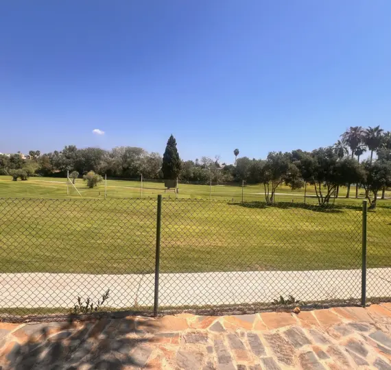 Long-term rent of middle floor apartment in Guadalmina Baja