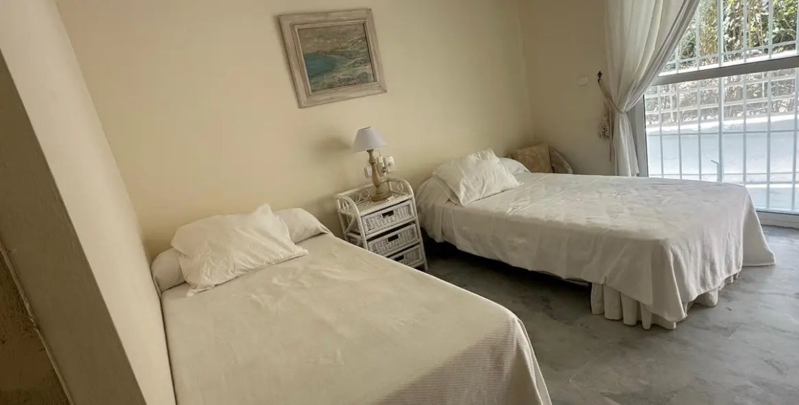Long-term rent of middle floor apartment in Guadalmina Baja 19