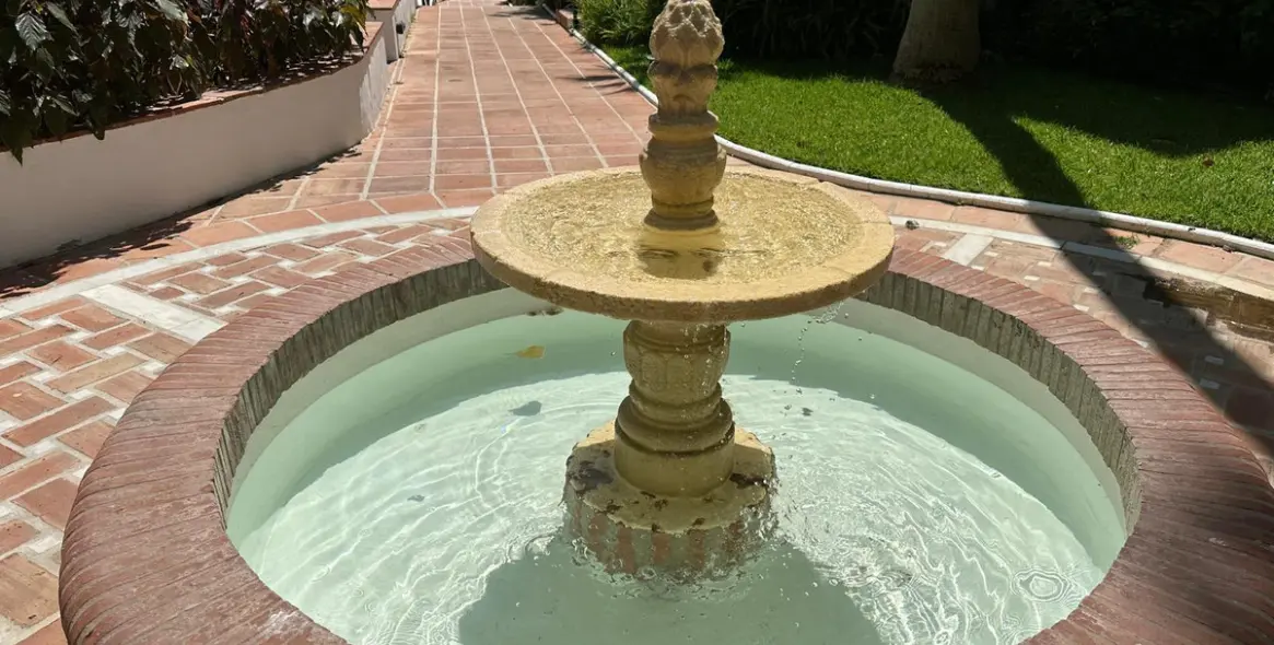 Долгосрочная аренда апартаментов на среднем этаже в Guadalmina Baja 31