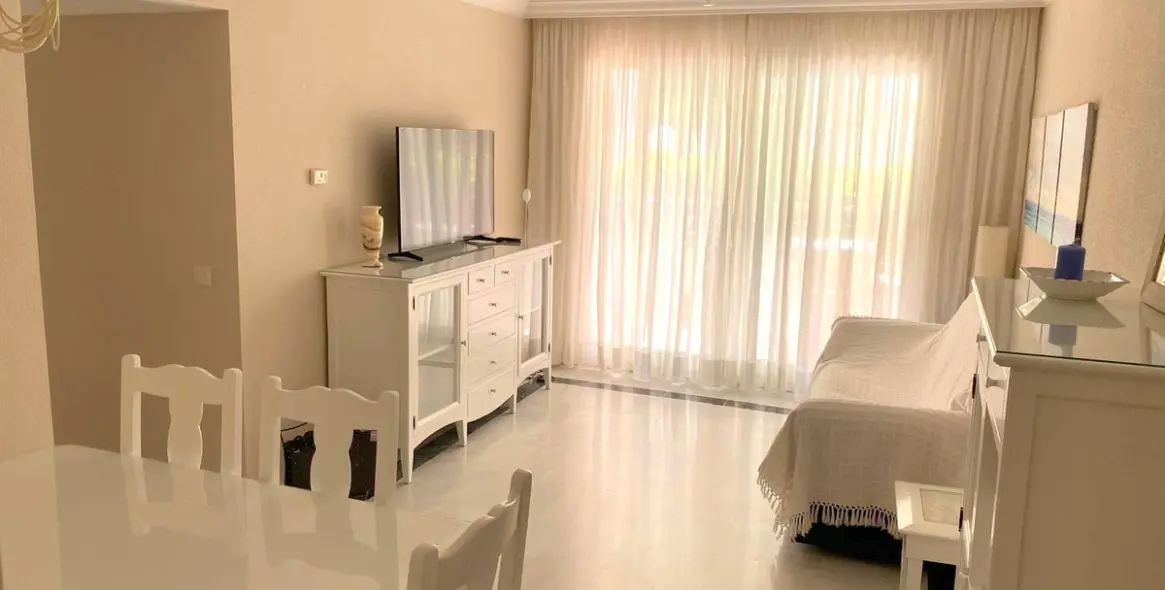 Долгосрочная аренда апартаментов на первом этаже в Marbella (район The Golden Mile) 2