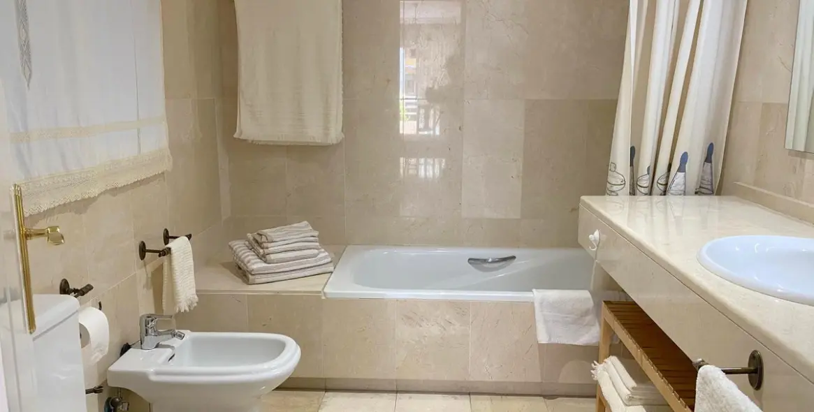 Долгосрочная аренда апартаментов на первом этаже в Marbella (район The Golden Mile) 8