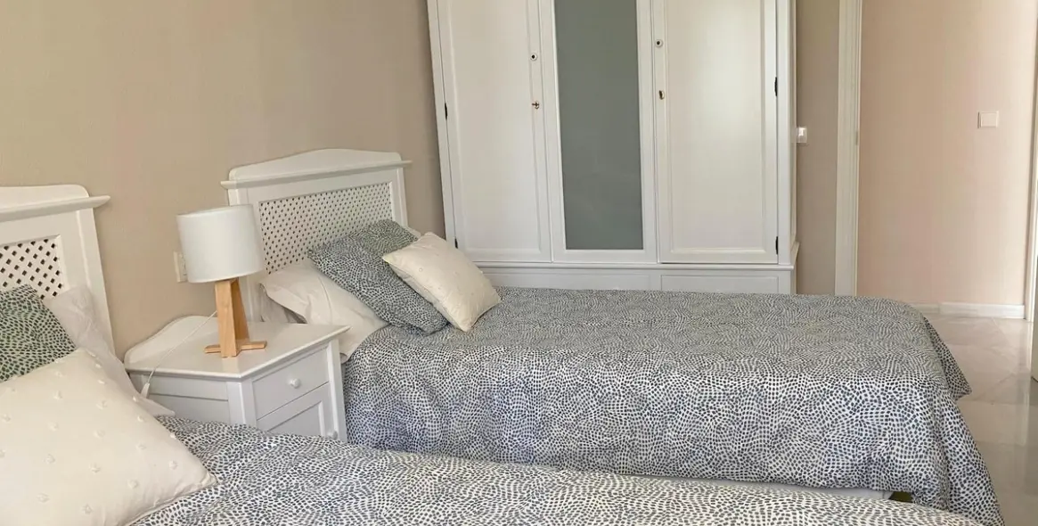 Долгосрочная аренда апартаментов на первом этаже в Marbella (район The Golden Mile) 10