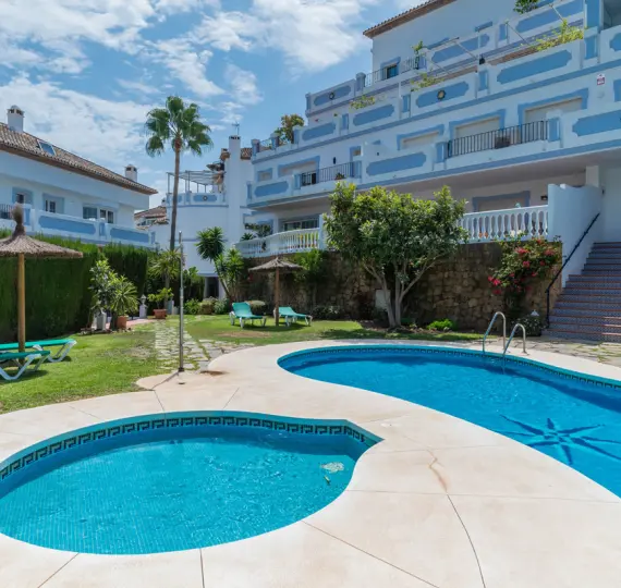Short-term rent of middle floor apartment in Nueva Andalucía