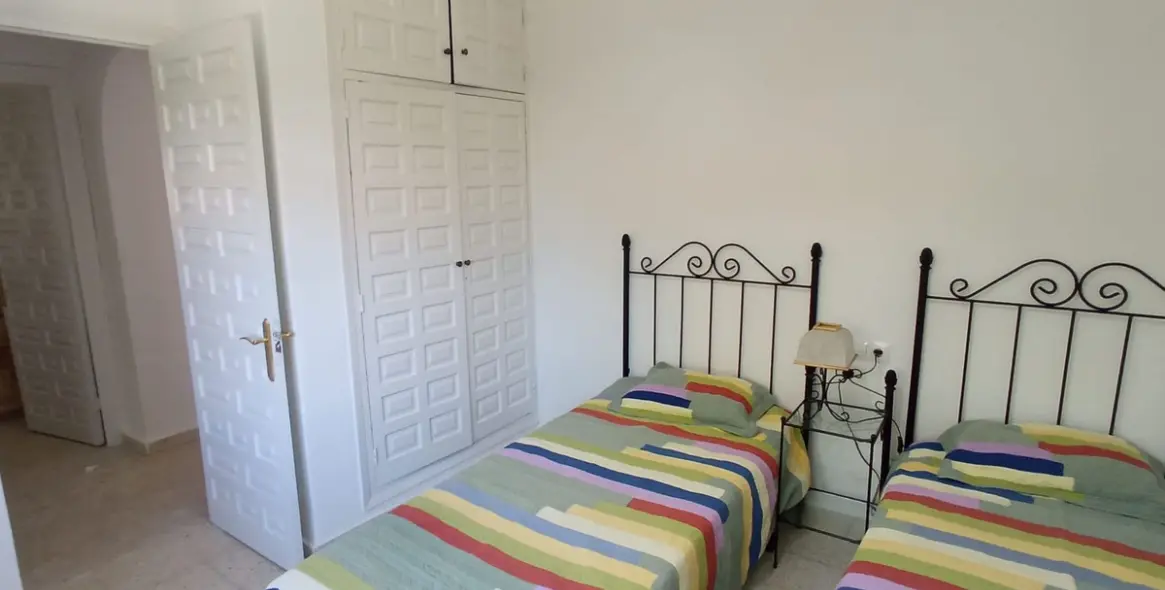 Долгосрочная аренда  отдельно стоящей виллы в Río Real 17