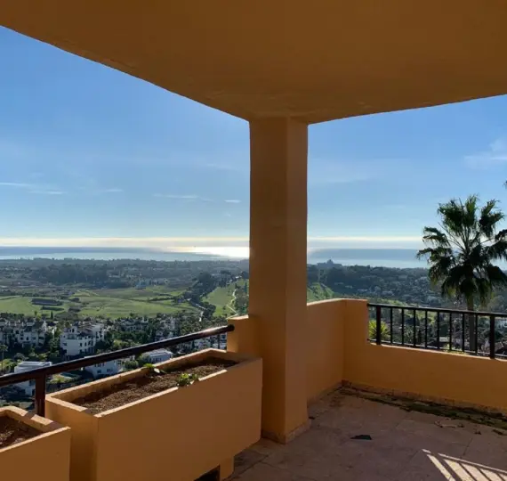 Long-term rent of middle floor apartment in Benahavís