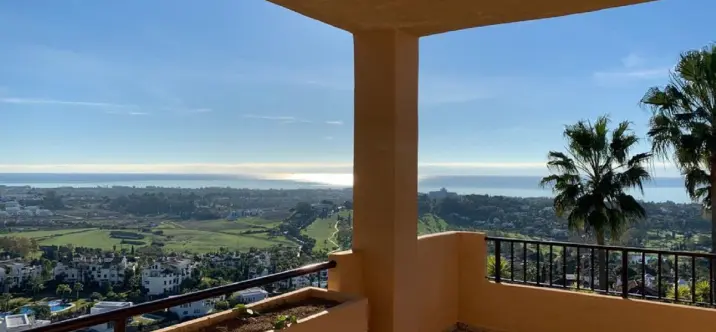 Long-term rent of middle floor apartment in Benahavís 2