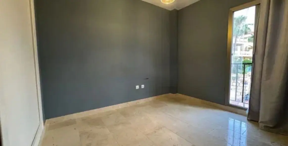 Long-term rent of middle floor apartment in Benahavís 12