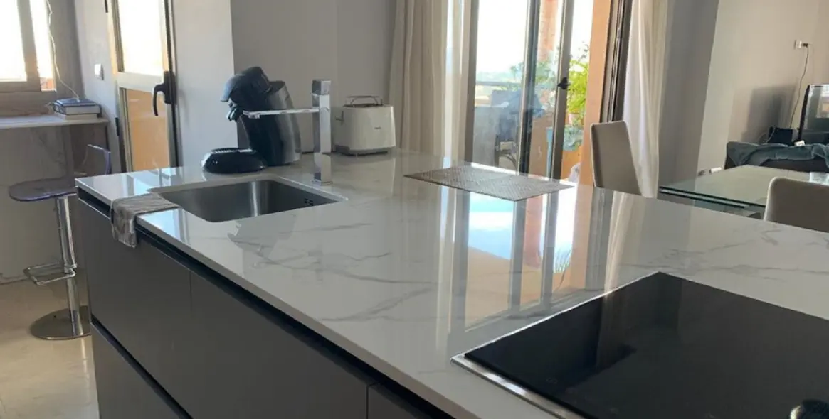 Long-term rent of middle floor apartment in Benahavís 17