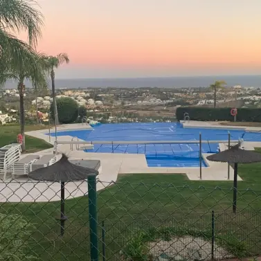 Долгосрочная аренда апартаментов на среднем этаже в Benahavís