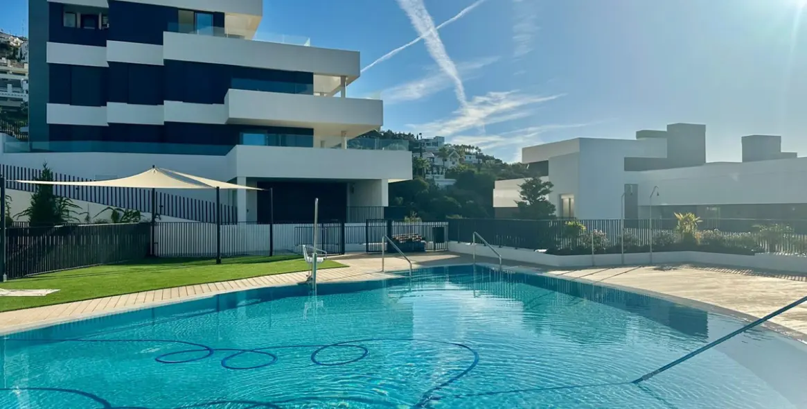 Long-term rent of middle floor apartment in Altos de los Monteros 1