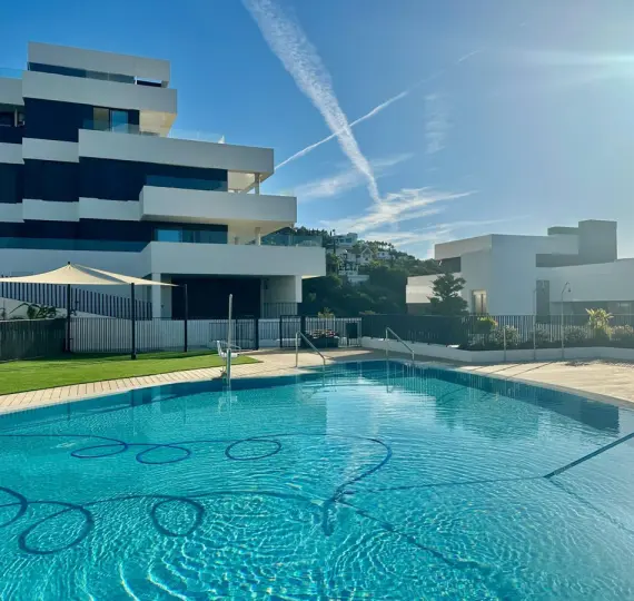 Long-term rent of middle floor apartment in Altos de los Monteros