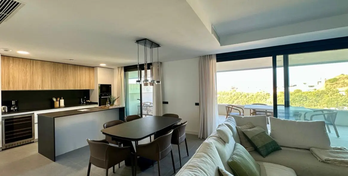 Long-term rent of middle floor apartment in Altos de los Monteros 2