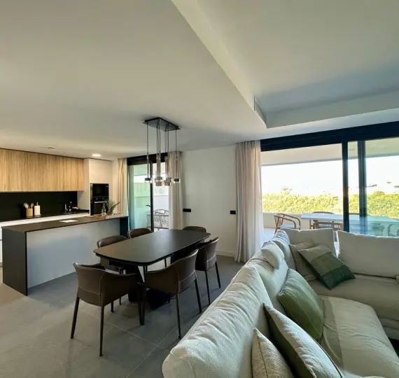 Long-term rent of middle floor apartment in Altos de los Monteros