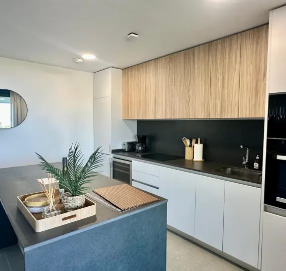 Long-term rent of middle floor apartment in Altos de los Monteros