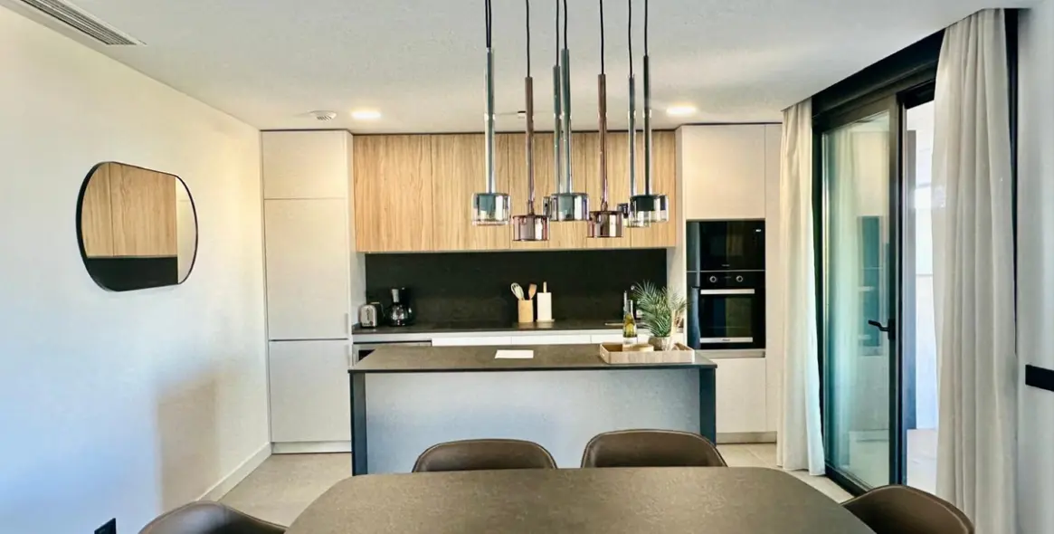 Long-term rent of middle floor apartment in Altos de los Monteros 4