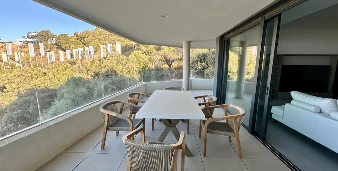 Long-term rent of middle floor apartment in Altos de los Monteros 5