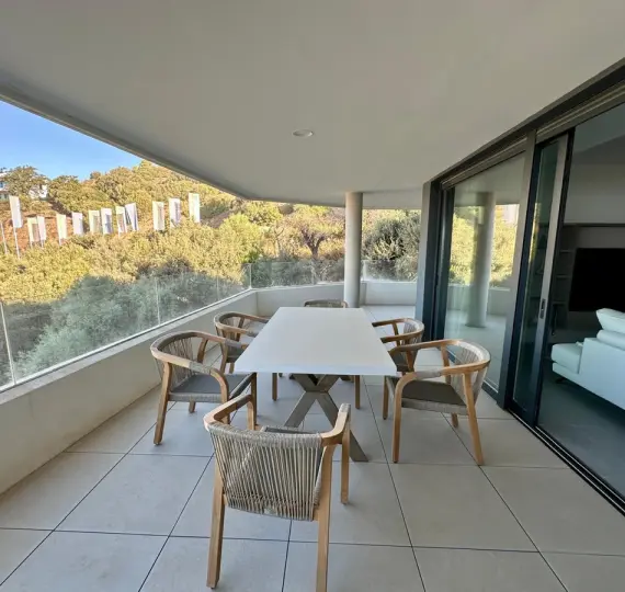 Long-term rent of middle floor apartment in Altos de los Monteros