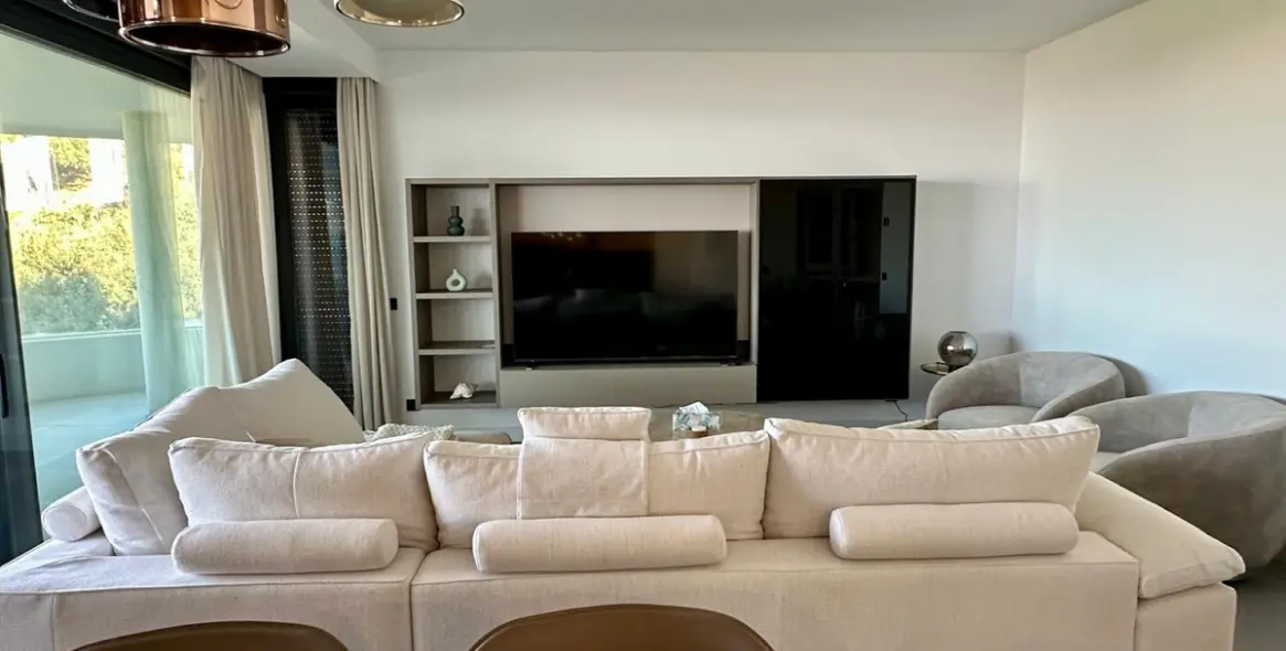 Long-term rent of middle floor apartment in Altos de los Monteros 6