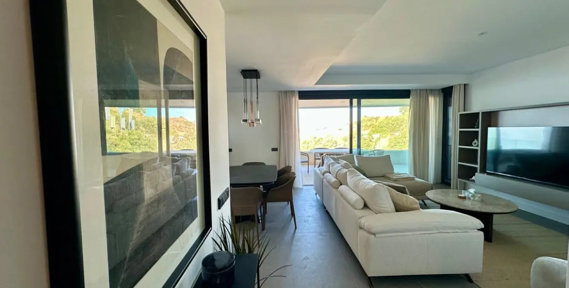 Long-term rent of middle floor apartment in Altos de los Monteros 13