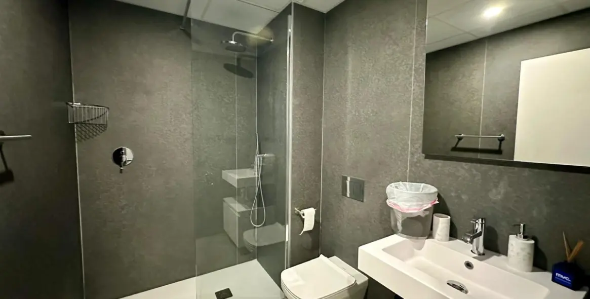 Long-term rent of middle floor apartment in Altos de los Monteros 19