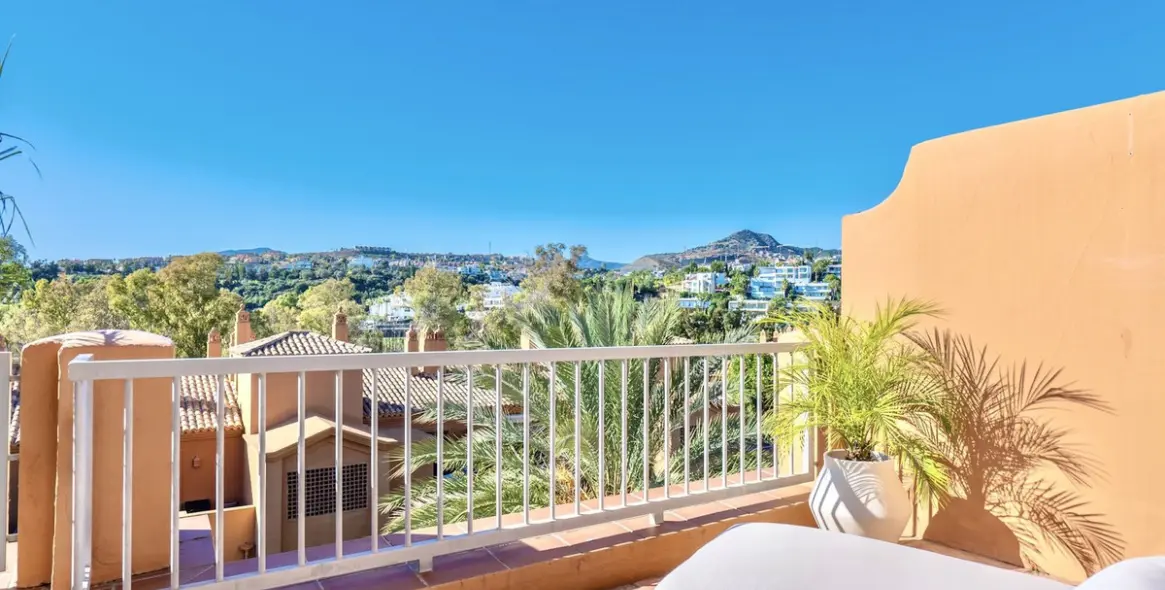 Long-term rent of penthouse in Atalaya 15