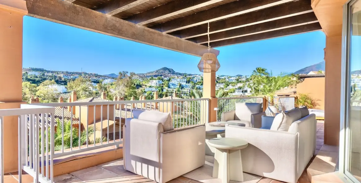 Long-term rent of penthouse in Atalaya 18