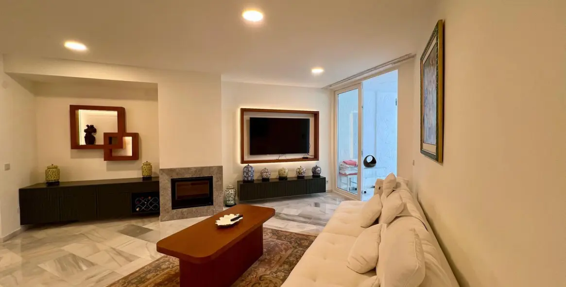 Долгосрочная аренда апартаментов на первом этаже в Marbella (район The Golden Mile) 2